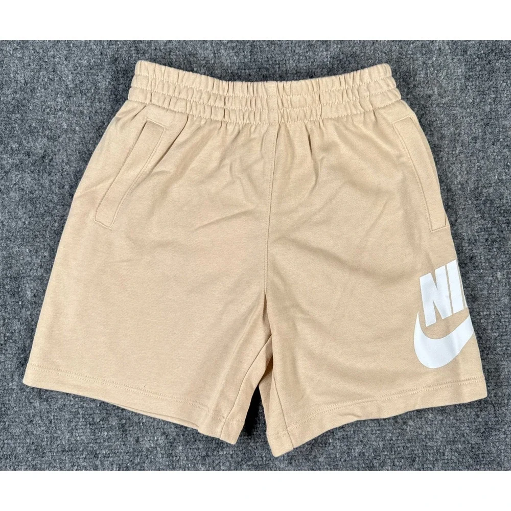 Nike sportswear club